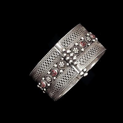 Ethnic Bracelets - Ethnic Filigree Bangle Bracelet Garnet (as shown)