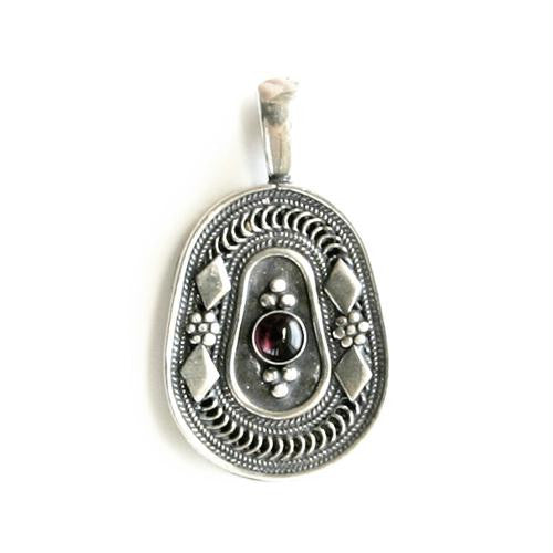 Ethnic Pendants and Pins - Oval Ethnic Pendant Carnelian