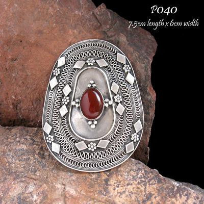 Ethnic Pendants and Pins - Oval Shaped Ethnic Pendant with Stone Onyx