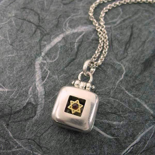 Pendants &amp; Amulets - Locket Sterling Silver Magen David